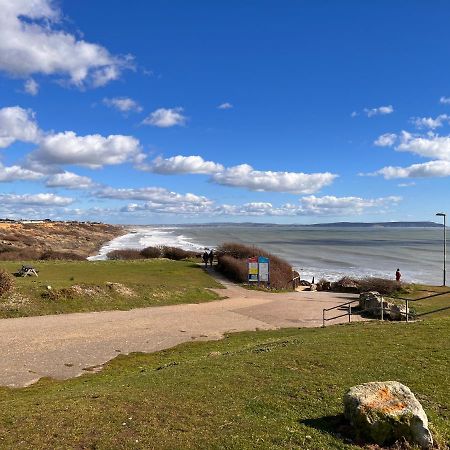 Home By The Sea, Hoburne Naish Resort, Sleeps 4, On Site Leisure Complex Available Forest And Direct Beach Access Milford on Sea Exterior foto